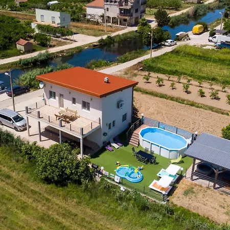 House Opuzen Ii *