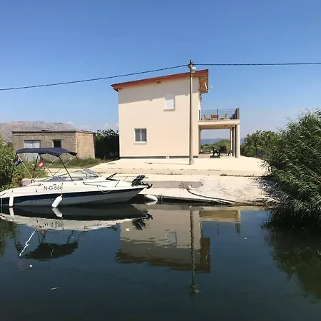 House Opuzen Ii *