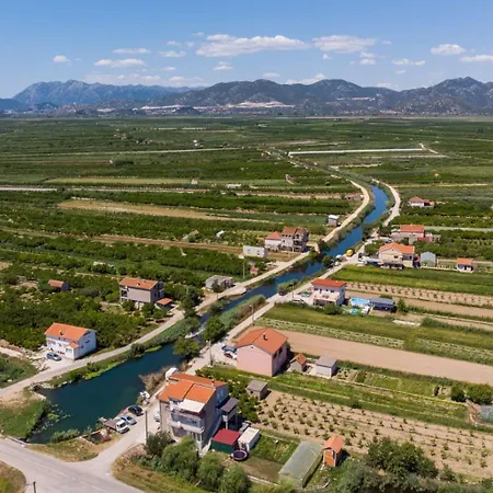 Vikendica House Opuzen Ii Opuzen (Dubrovnik-Neretva)