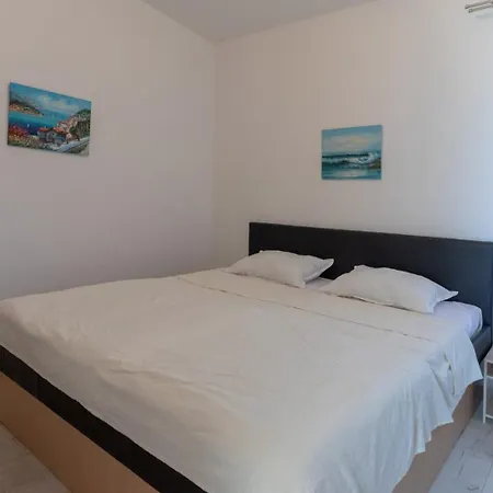 House Opuzen Ii Vikendica *